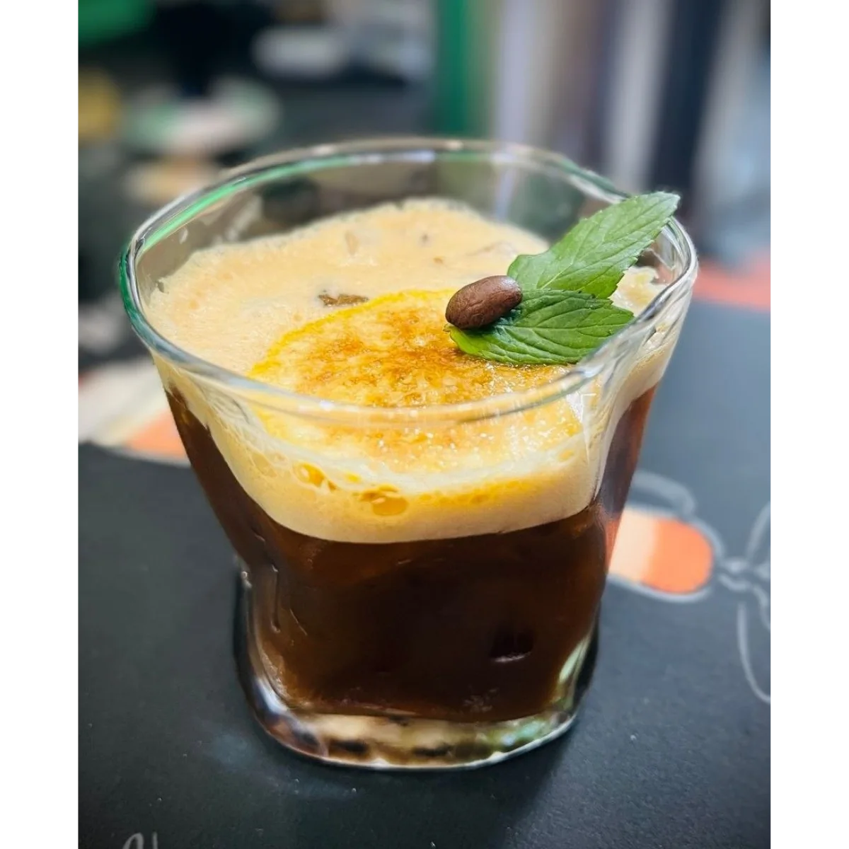 Carajillo servido en vaso bajo